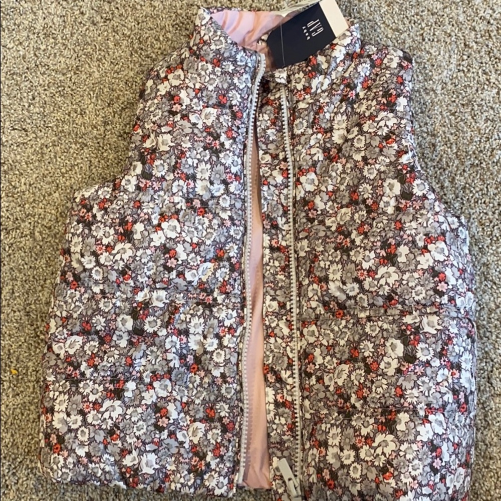 Gap floral puffer vest 4T